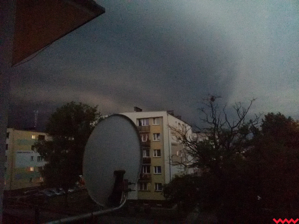 Burza wyrywała drzewa z korzeniami. Zniszczenia są ogromne