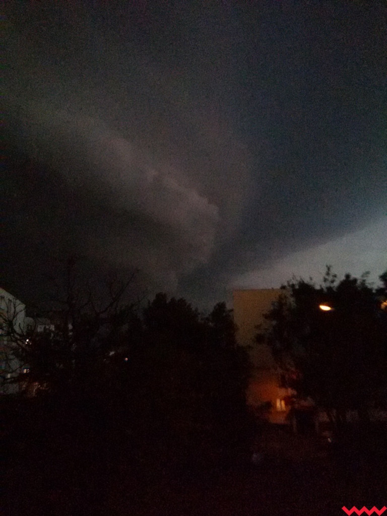 Burza wyrywała drzewa z korzeniami. Zniszczenia są ogromne