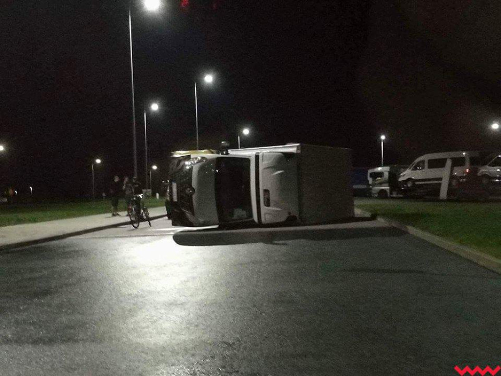 Burza wyrywała drzewa z korzeniami. Zniszczenia są ogromne