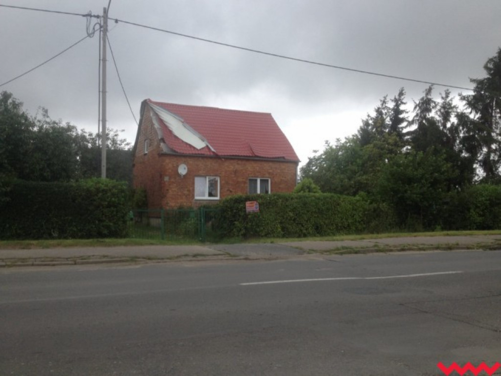 Burza wyrywała drzewa z korzeniami. Zniszczenia są ogromne