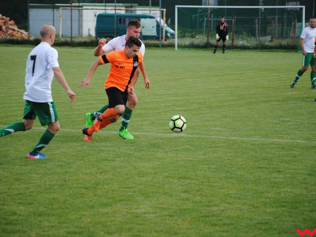 Derby dla Płomienia, po raz drugi z rzędu neklanie wysoko w Orzechowie pokonują Spartę-Sklejkę (galeria)