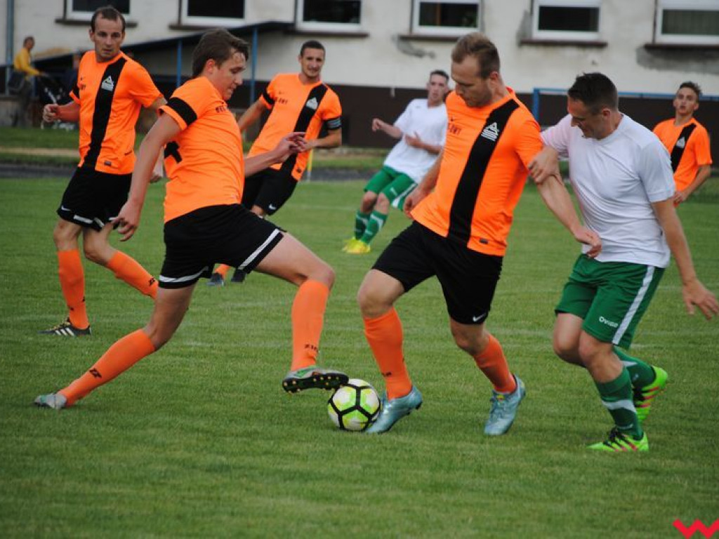 Derby dla Płomienia, po raz drugi z rzędu neklanie wysoko w Orzechowie pokonują Spartę-Sklejkę (galeria)