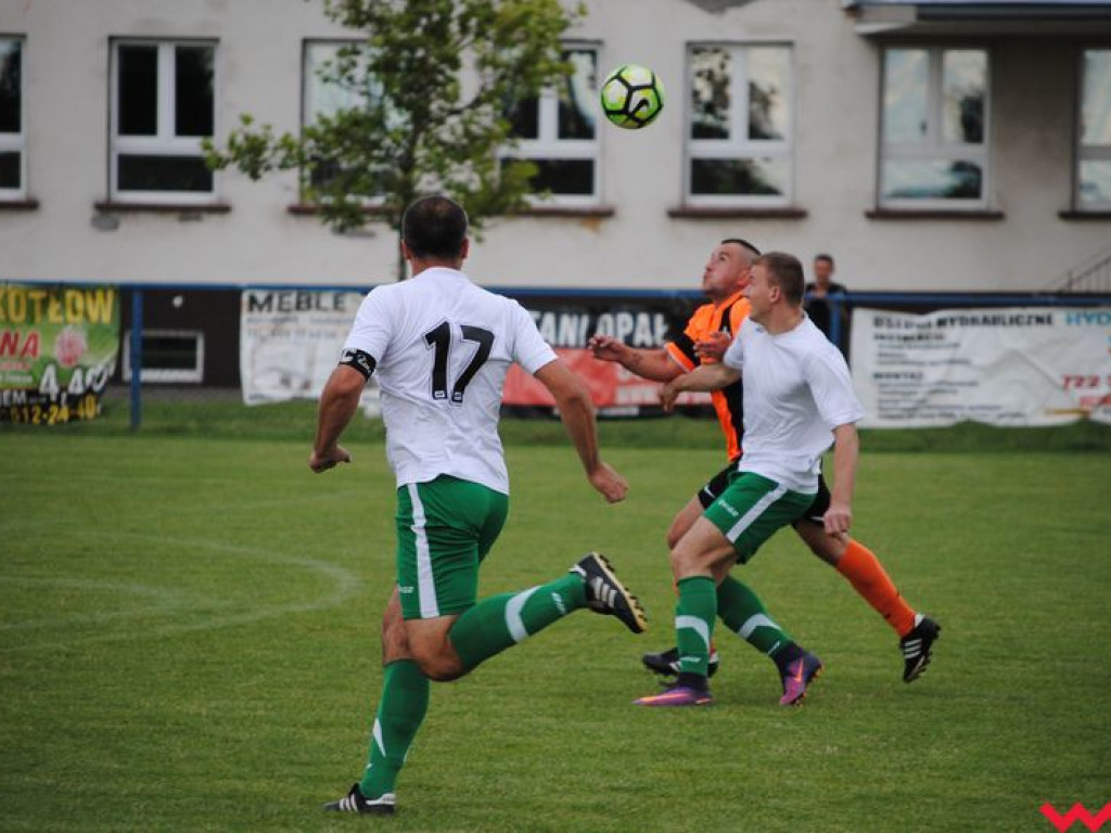 Derby dla Płomienia, po raz drugi z rzędu neklanie wysoko w Orzechowie pokonują Spartę-Sklejkę (galeria)