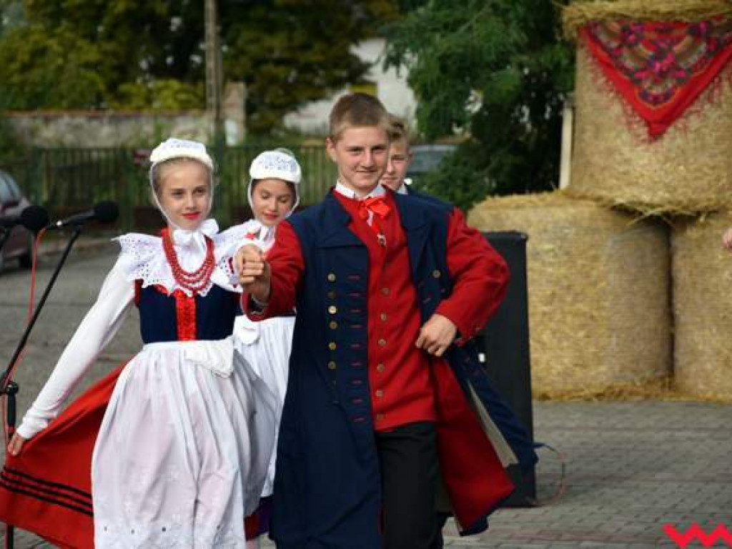 Święto plonów w Bieganowie. Muzyka i taniec ludowy z różnych rejonów Wielkopolski