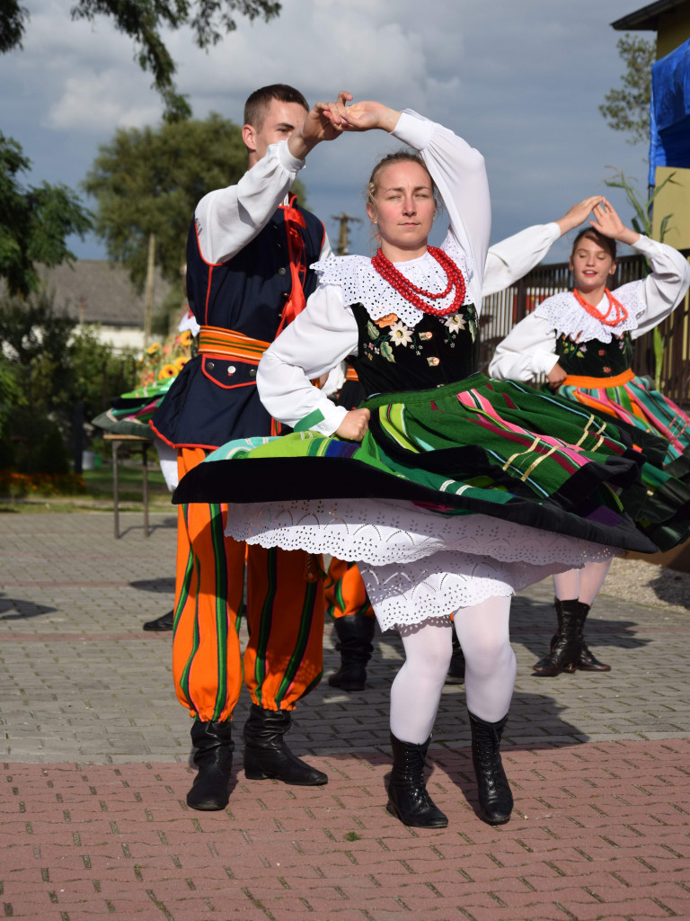 Święto plonów w Bieganowie. Muzyka i taniec ludowy z różnych rejonów Wielkopolski