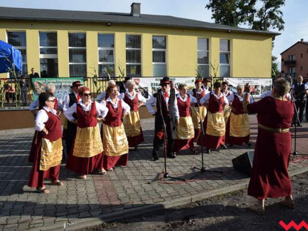 Święto plonów w Bieganowie. Muzyka i taniec ludowy z różnych rejonów Wielkopolski