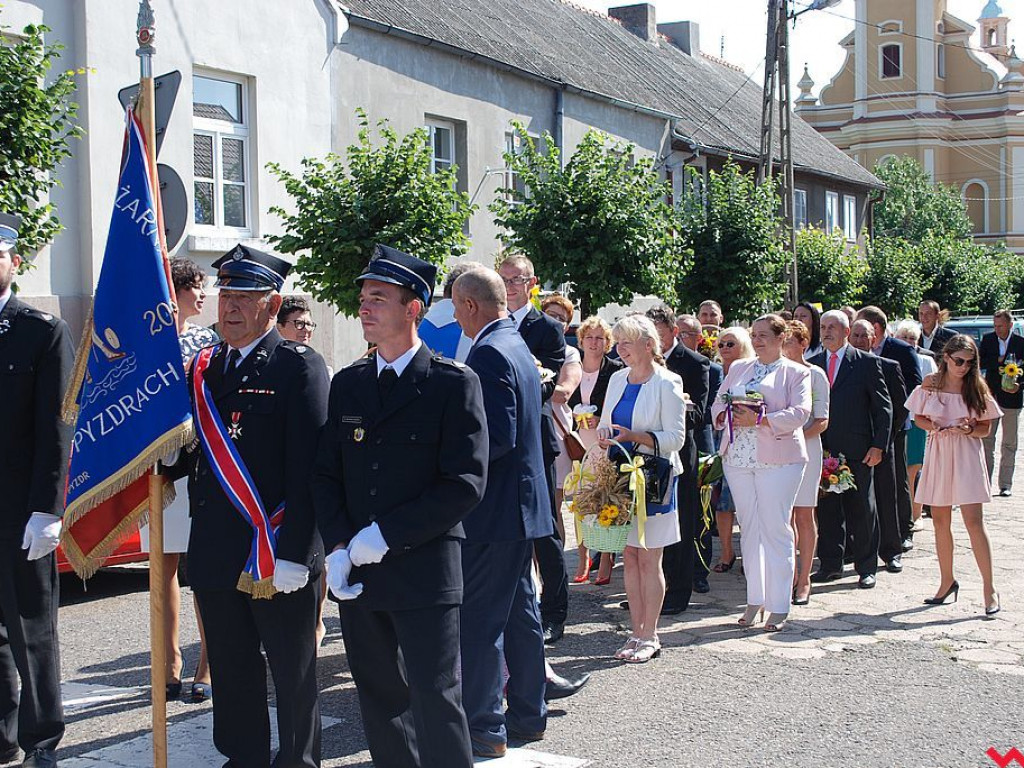 Podziękowanie za zebrane plony. Dożynki parafialne w Pyzdrach