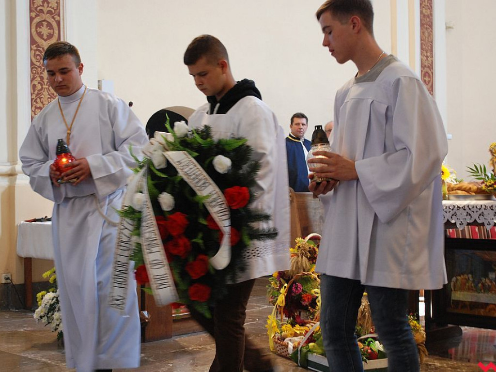 Podziękowanie za zebrane plony. Dożynki parafialne w Pyzdrach