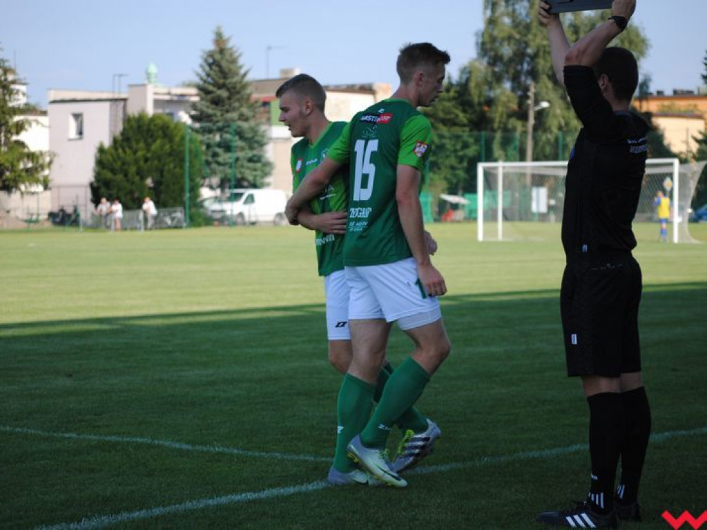 Komplet punktów Victorii w pojedynku z Białym Orłem, kluczowy zawodnik wrześnian z chęcią opuszczenia klubu (galeria)