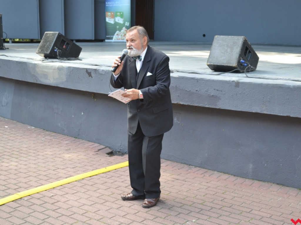 Wszystkie kolory folkloru w amfiteatrze