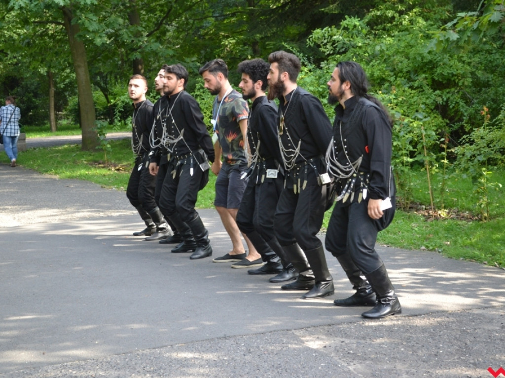 Wszystkie kolory folkloru w amfiteatrze