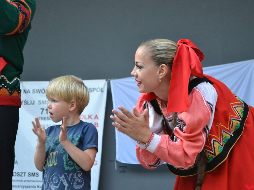 Wszystkie kolory folkloru w amfiteatrze