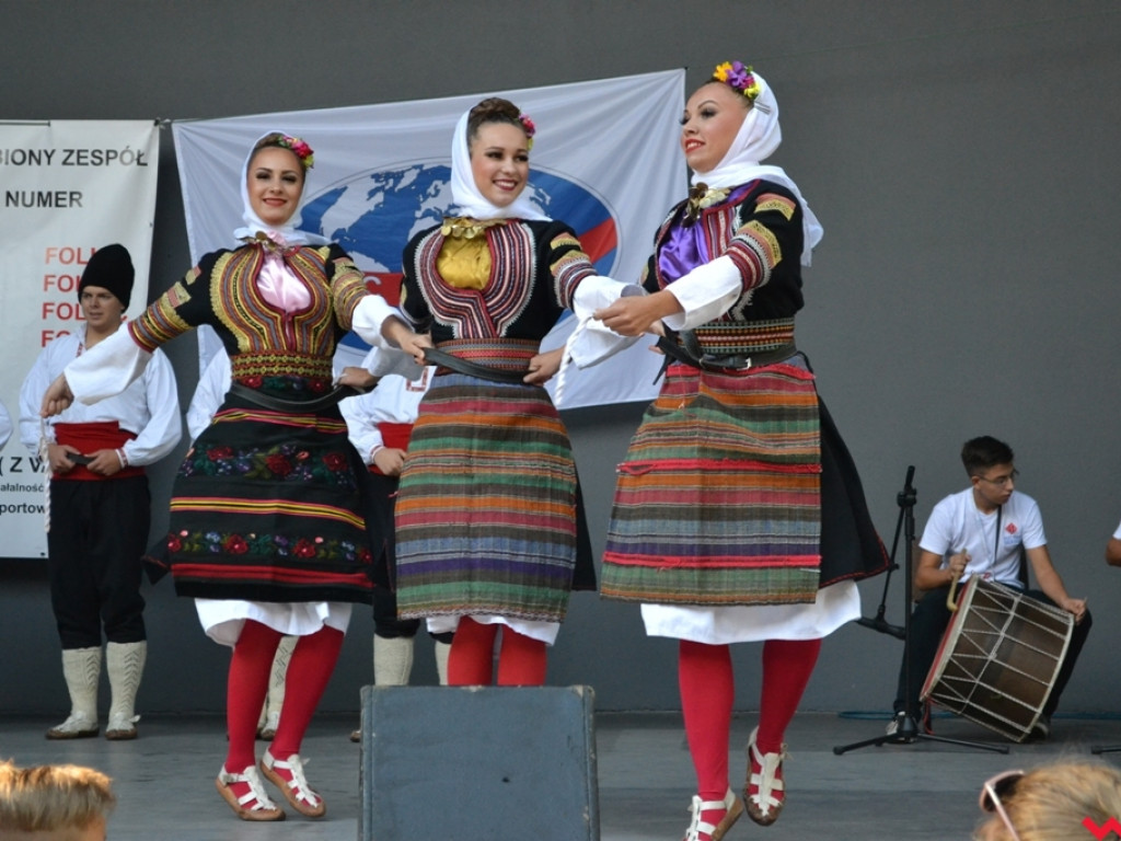 Wszystkie kolory folkloru w amfiteatrze