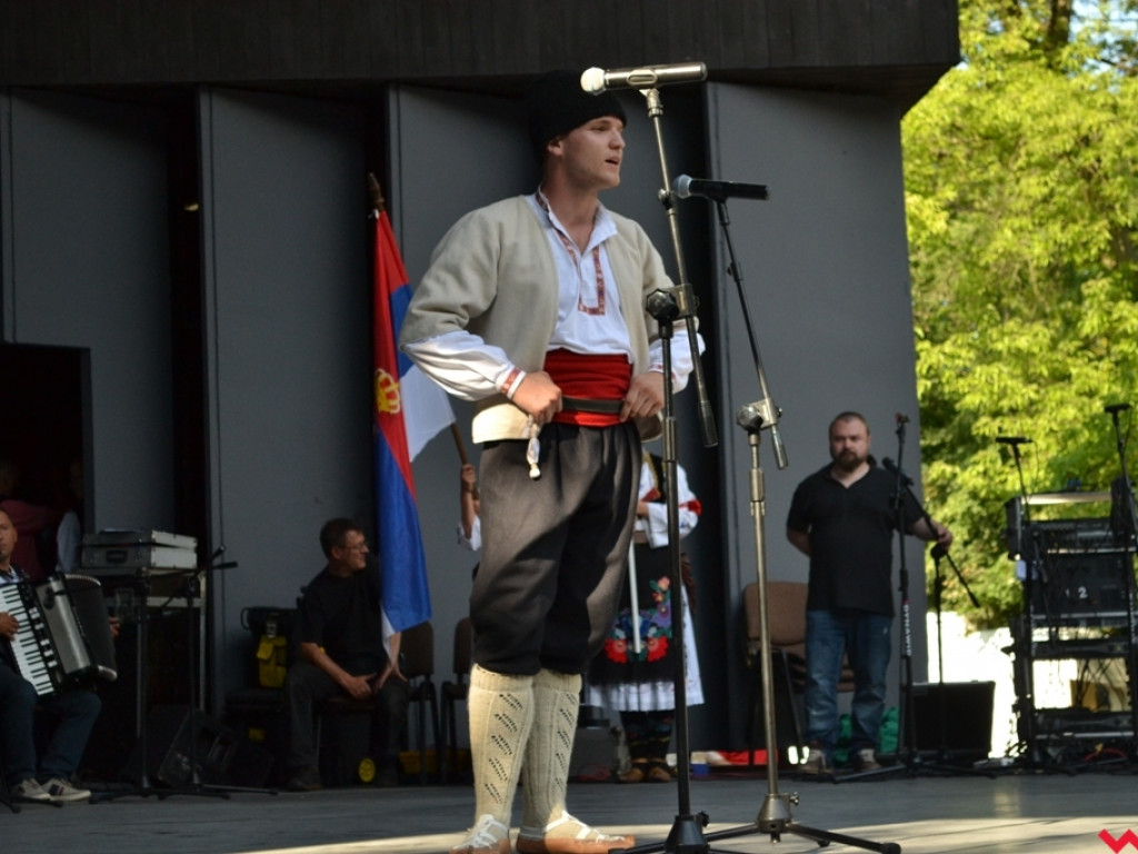 Wszystkie kolory folkloru w amfiteatrze