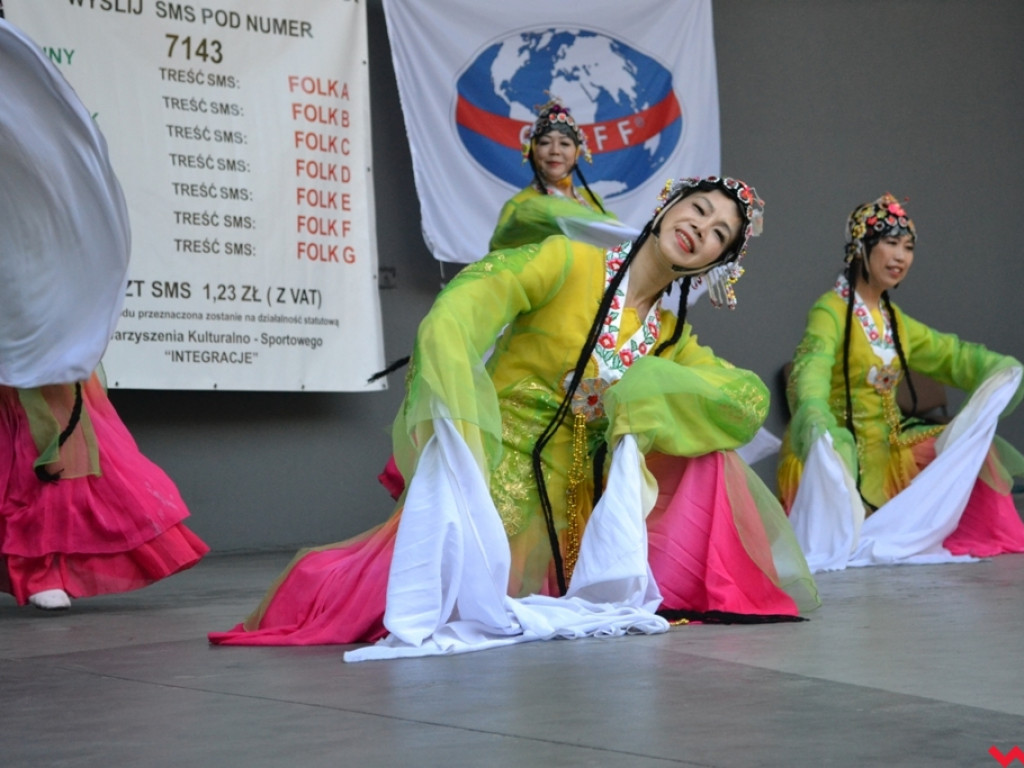 Wszystkie kolory folkloru w amfiteatrze