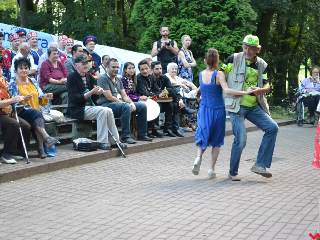 Wszystkie kolory folkloru w amfiteatrze