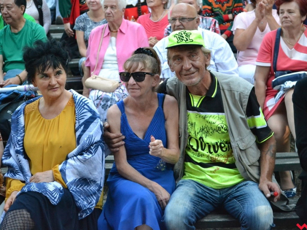 Wszystkie kolory folkloru w amfiteatrze