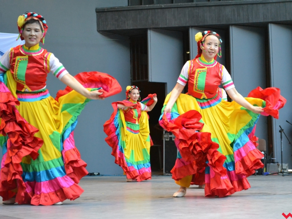 Wszystkie kolory folkloru w amfiteatrze