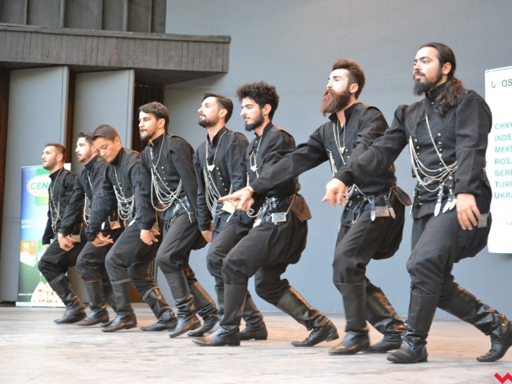 Wszystkie kolory folkloru w amfiteatrze