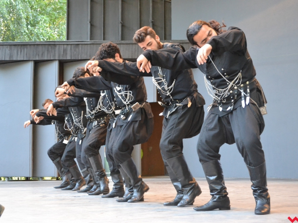 Wszystkie kolory folkloru w amfiteatrze