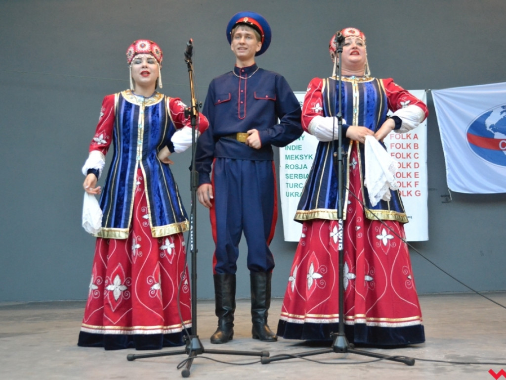 Wszystkie kolory folkloru w amfiteatrze