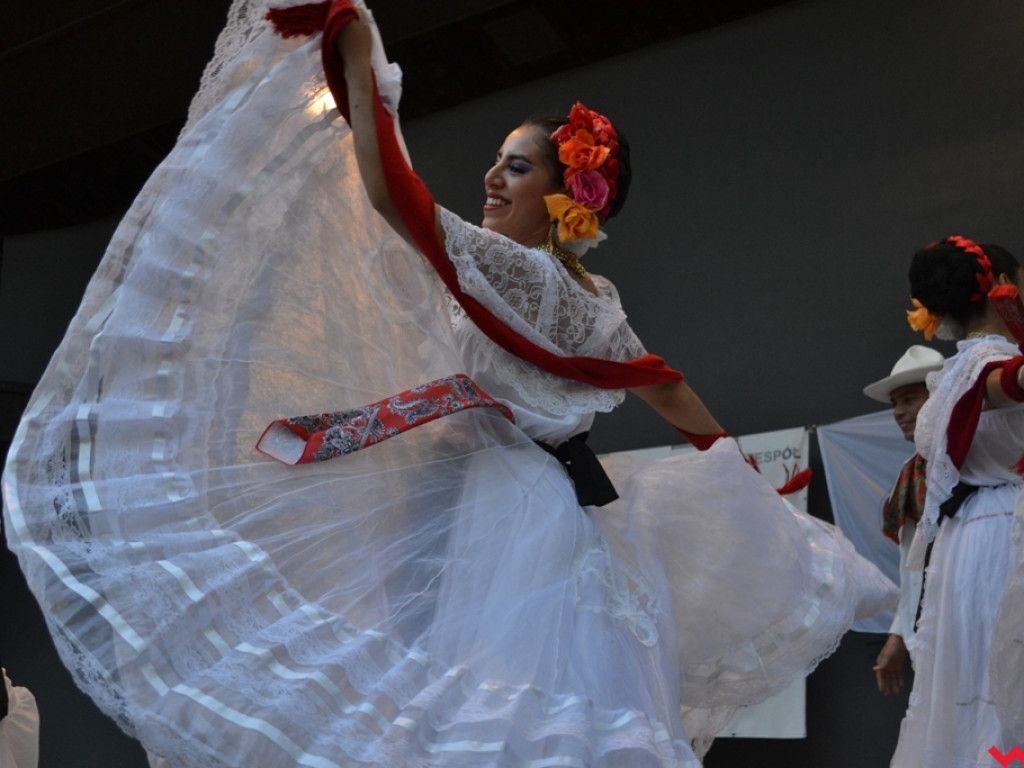 Wszystkie kolory folkloru w amfiteatrze