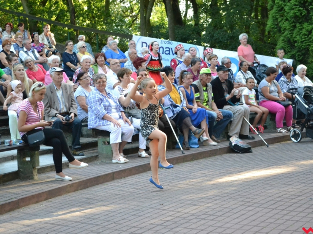 Wszystkie kolory folkloru w amfiteatrze