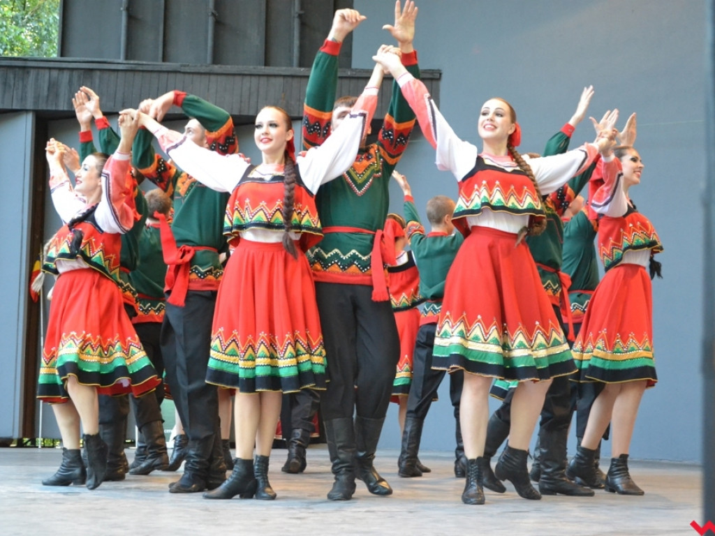 Wszystkie kolory folkloru w amfiteatrze