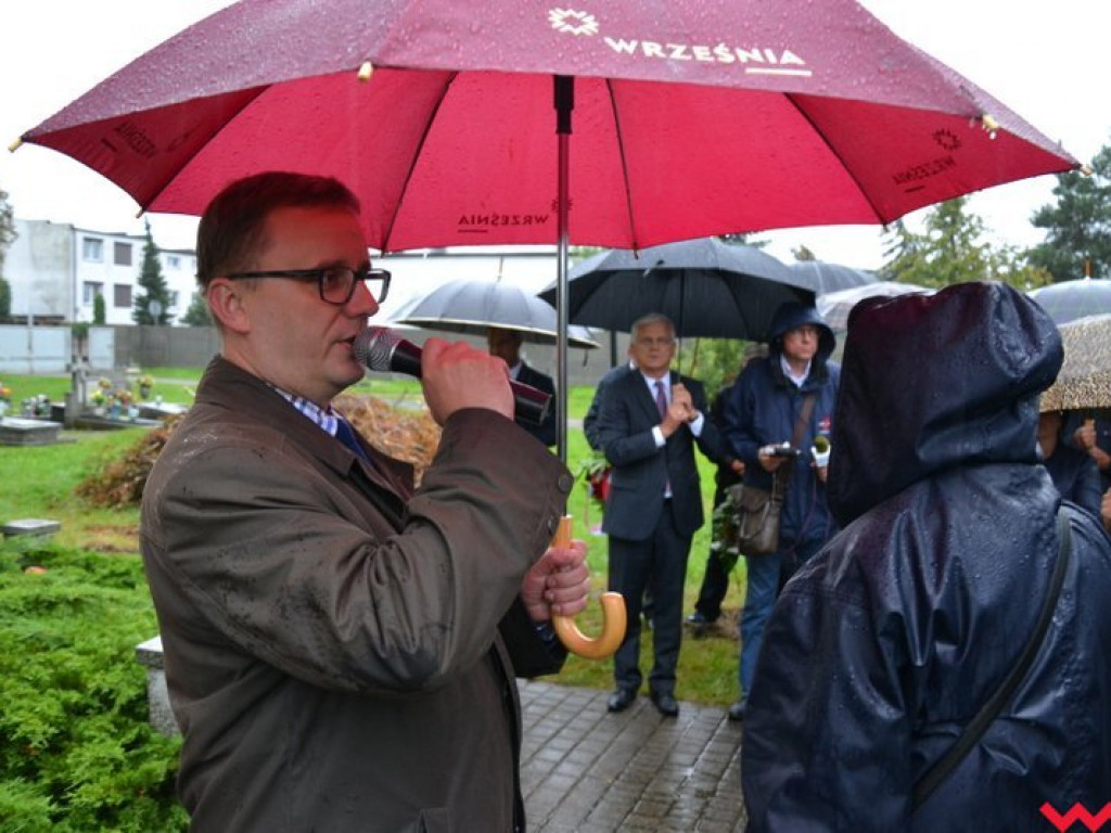 Deszcz nie zniechęcił lokalnych patriotów. Rocznica wybuchu wojny upamiętniona