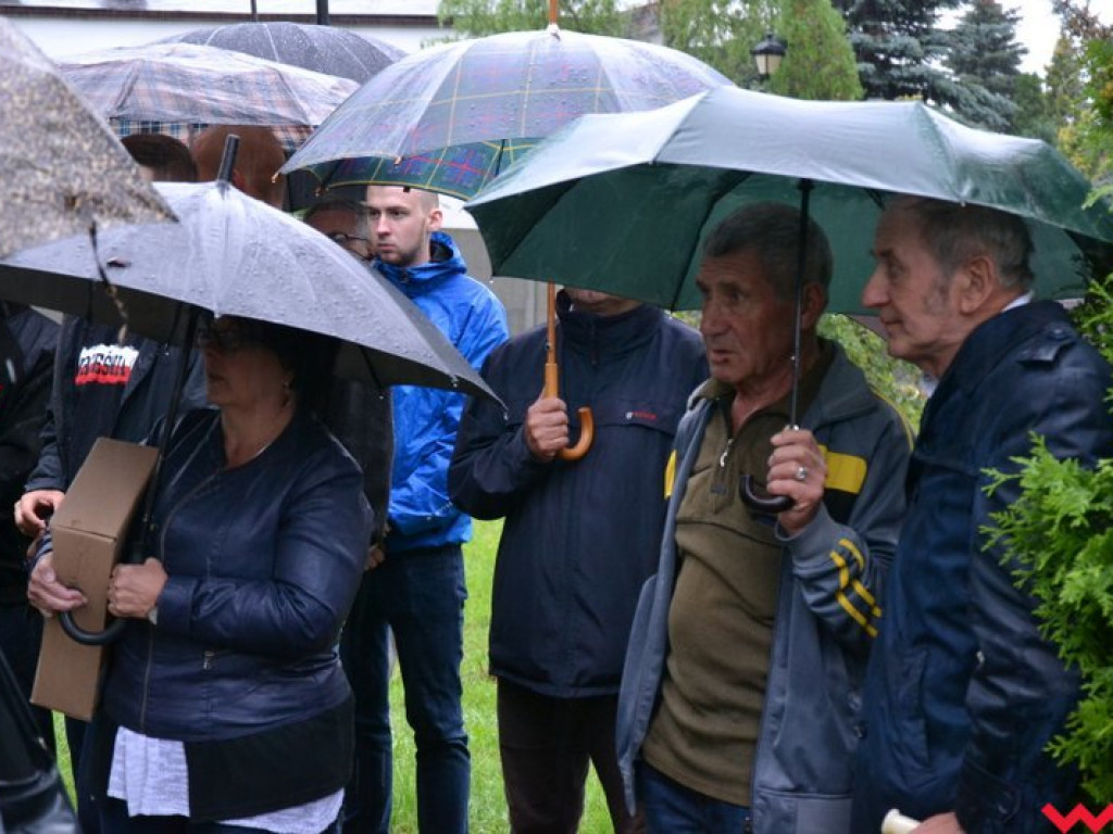 Deszcz nie zniechęcił lokalnych patriotów. Rocznica wybuchu wojny upamiętniona