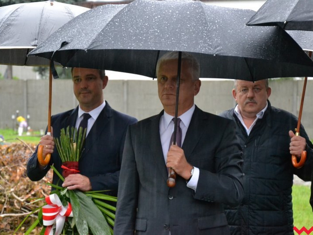 Deszcz nie zniechęcił lokalnych patriotów. Rocznica wybuchu wojny upamiętniona