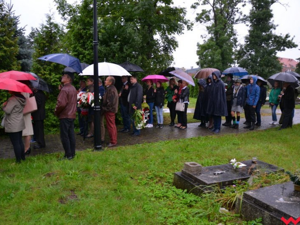 Deszcz nie zniechęcił lokalnych patriotów. Rocznica wybuchu wojny upamiętniona