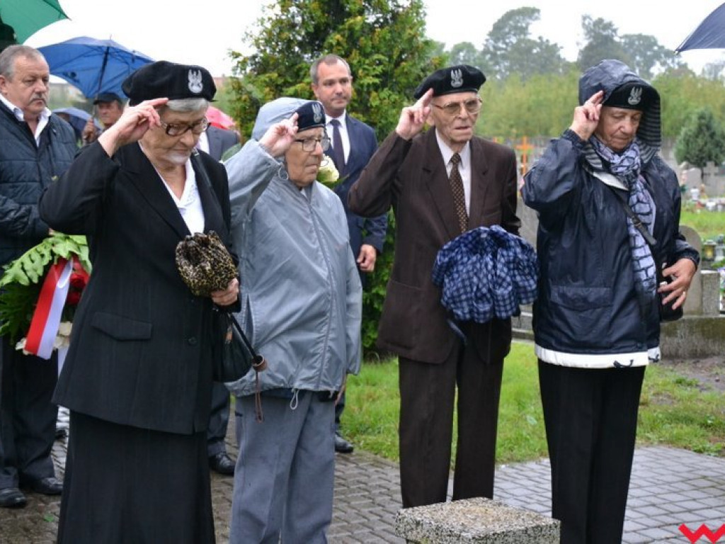 Deszcz nie zniechęcił lokalnych patriotów. Rocznica wybuchu wojny upamiętniona