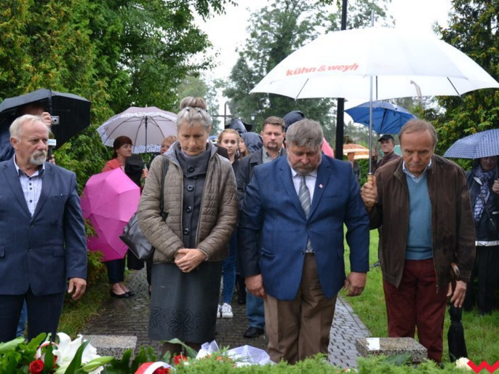 Deszcz nie zniechęcił lokalnych patriotów. Rocznica wybuchu wojny upamiętniona