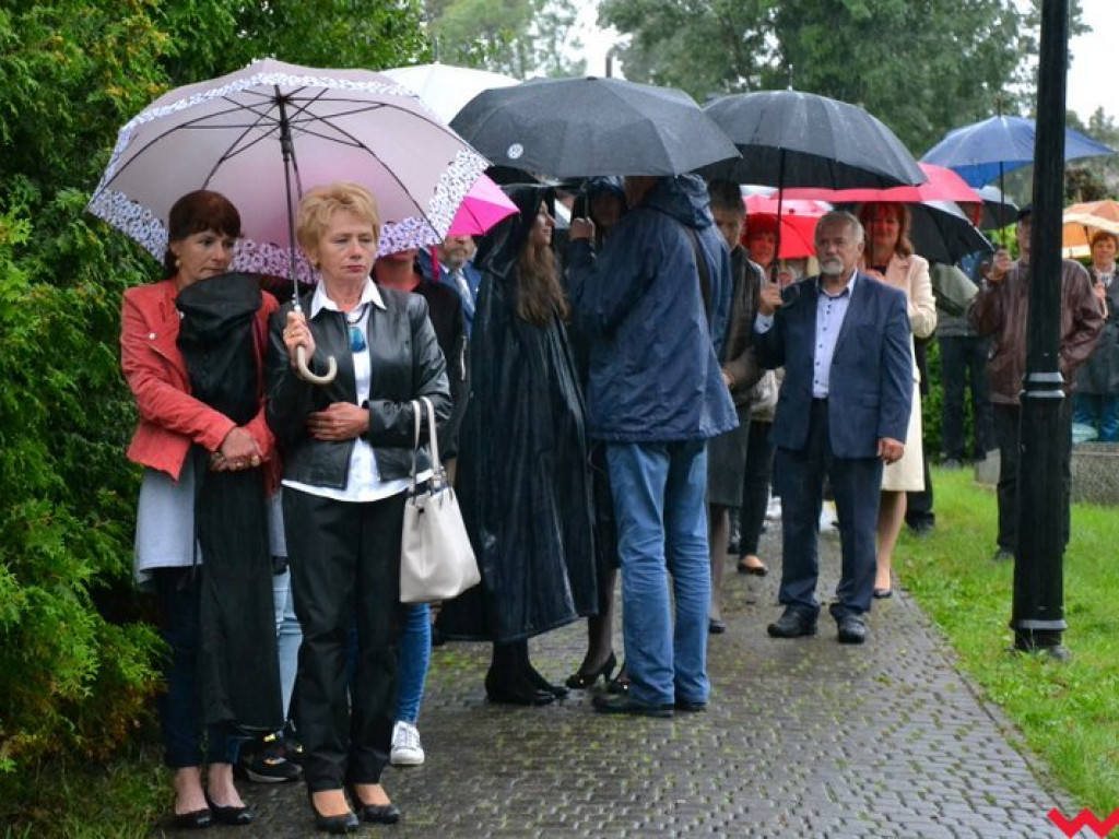 Deszcz nie zniechęcił lokalnych patriotów. Rocznica wybuchu wojny upamiętniona