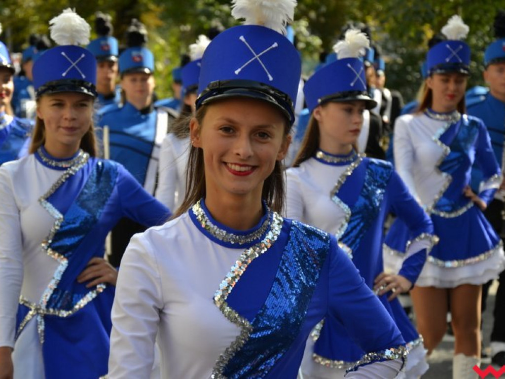 W marszu, w tańcu i na leżąco. Orkiestry znowu opanowały Wrześnię