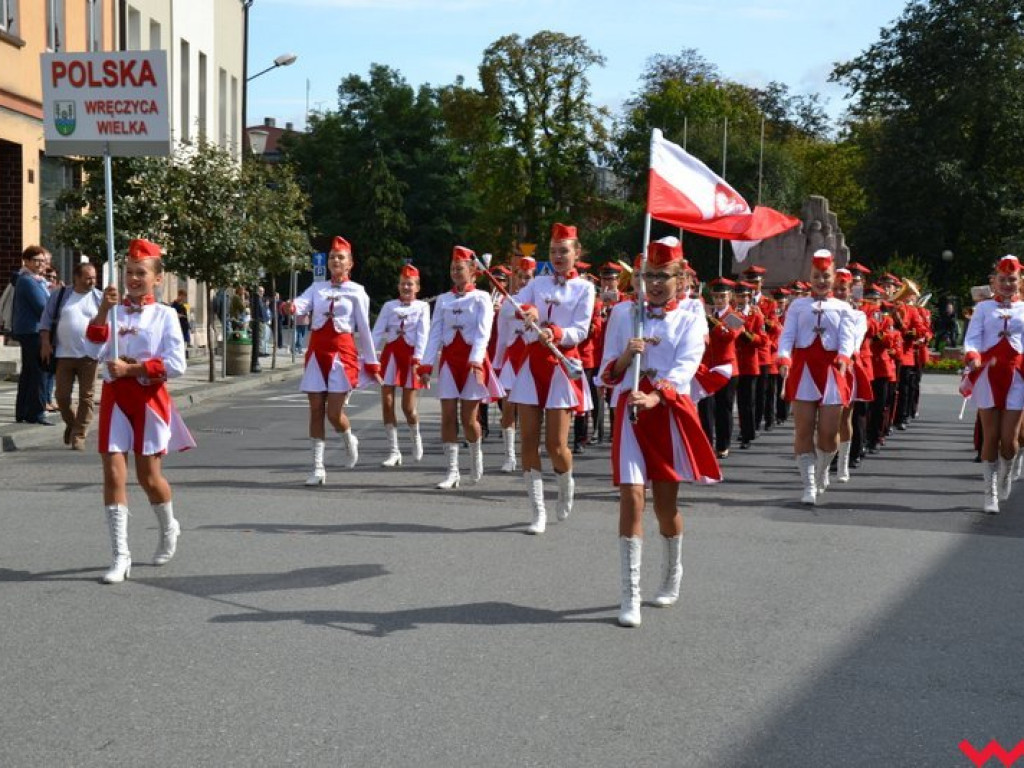 W marszu, w tańcu i na leżąco. Orkiestry znowu opanowały Wrześnię