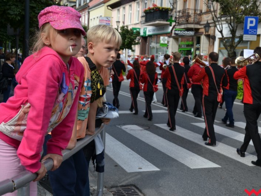 W marszu, w tańcu i na leżąco. Orkiestry znowu opanowały Wrześnię