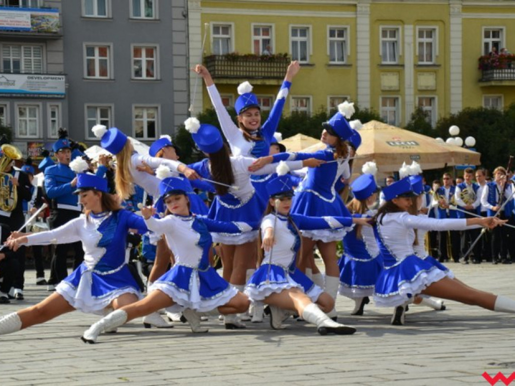 W marszu, w tańcu i na leżąco. Orkiestry znowu opanowały Wrześnię