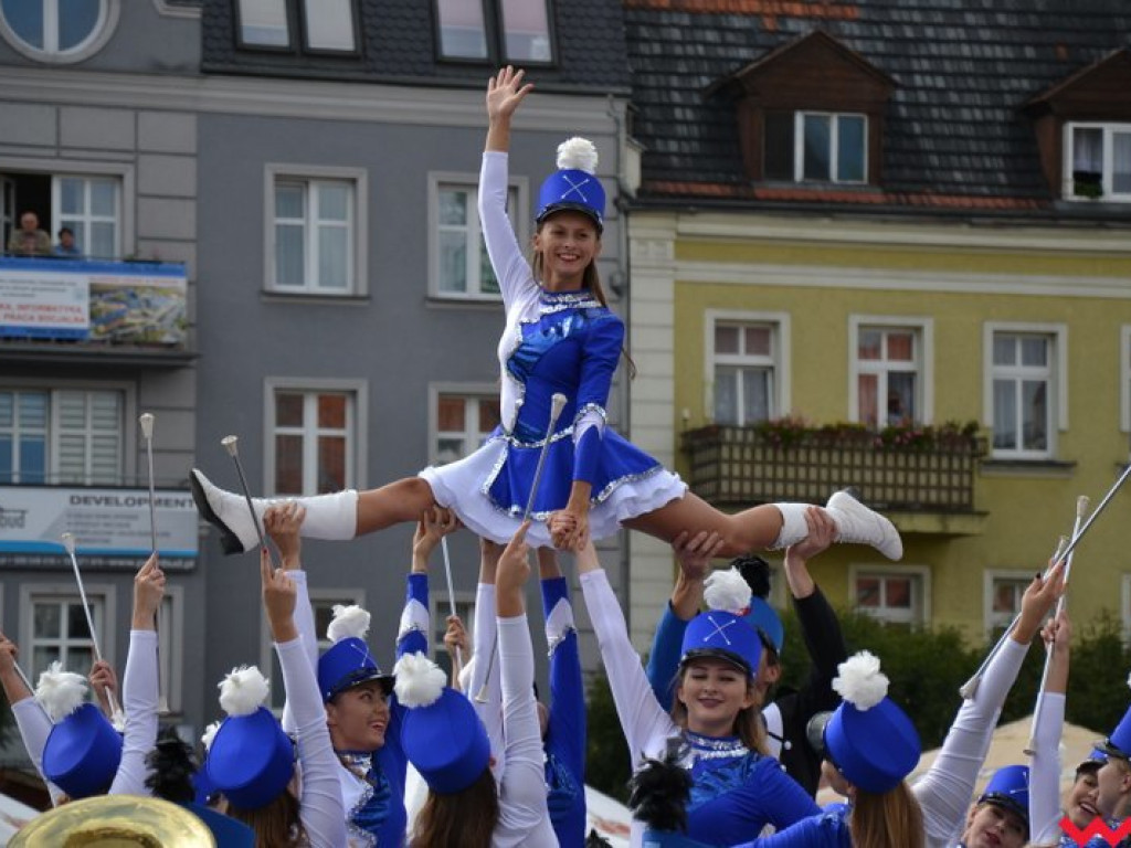 W marszu, w tańcu i na leżąco. Orkiestry znowu opanowały Wrześnię