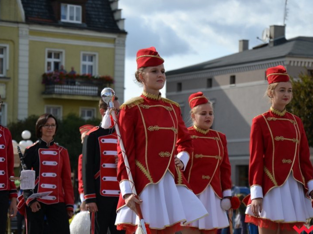 W marszu, w tańcu i na leżąco. Orkiestry znowu opanowały Wrześnię