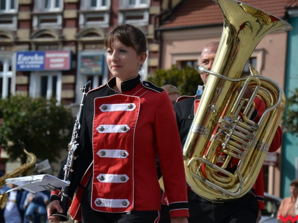 W marszu, w tańcu i na leżąco. Orkiestry znowu opanowały Wrześnię