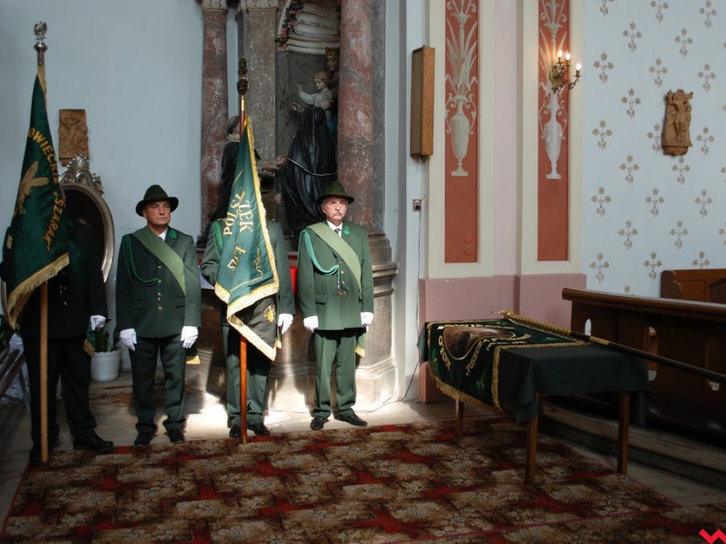 30 lat i nadanie sztandaru. Świętowali myśliwi z Koła Łowieckiego Puszcza Pyzderska