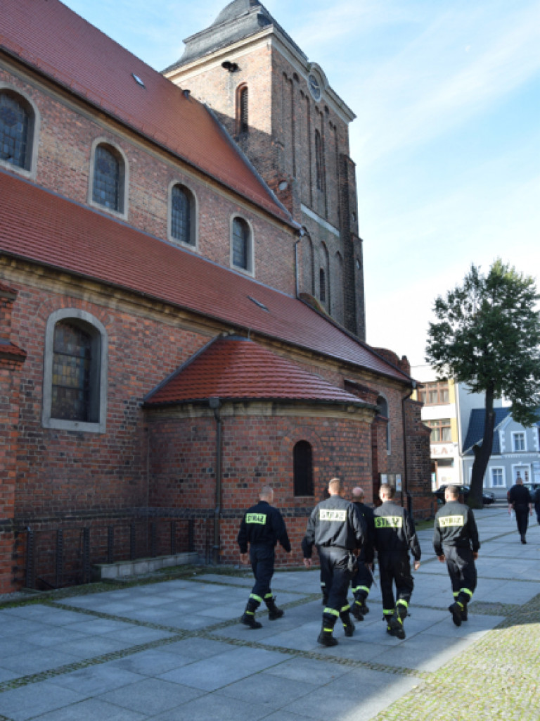 Komisja strażaków uznała, że wrzesińska fara jest bezpieczna, ale akcja gaśniczna na wieży kościoła może być trudna