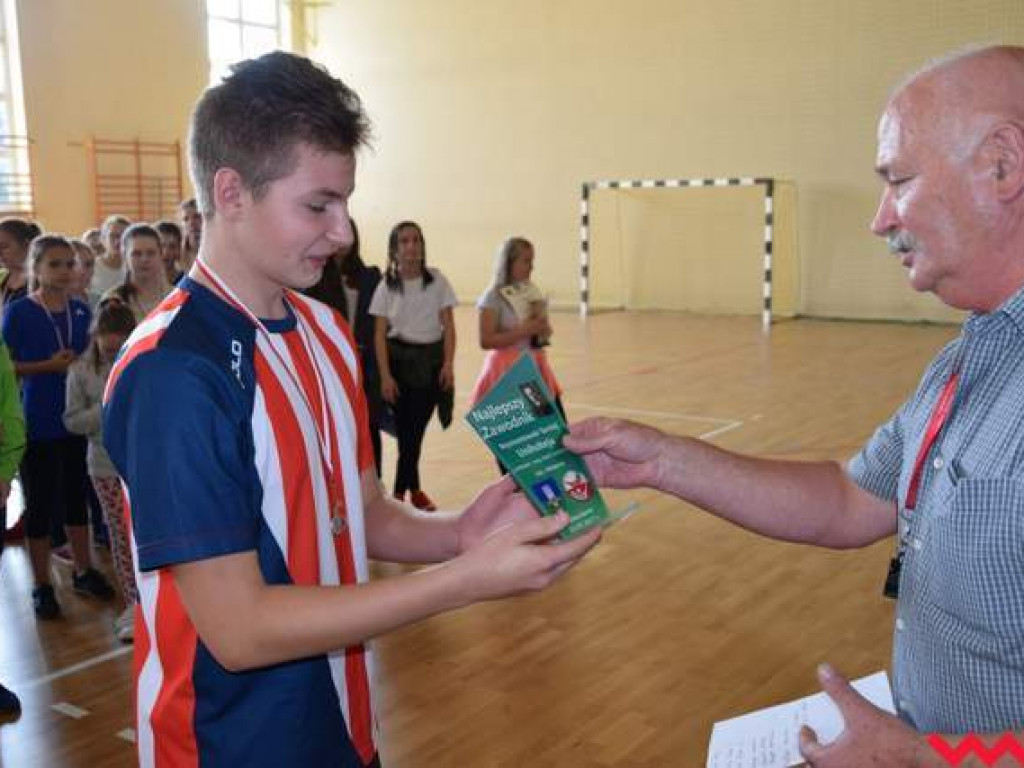 Kołaczkowianie bezkonkurencyjni w Reymontowskim Turnieju Unihokeja. Dziewczęta i chłopcy spisali się na medal