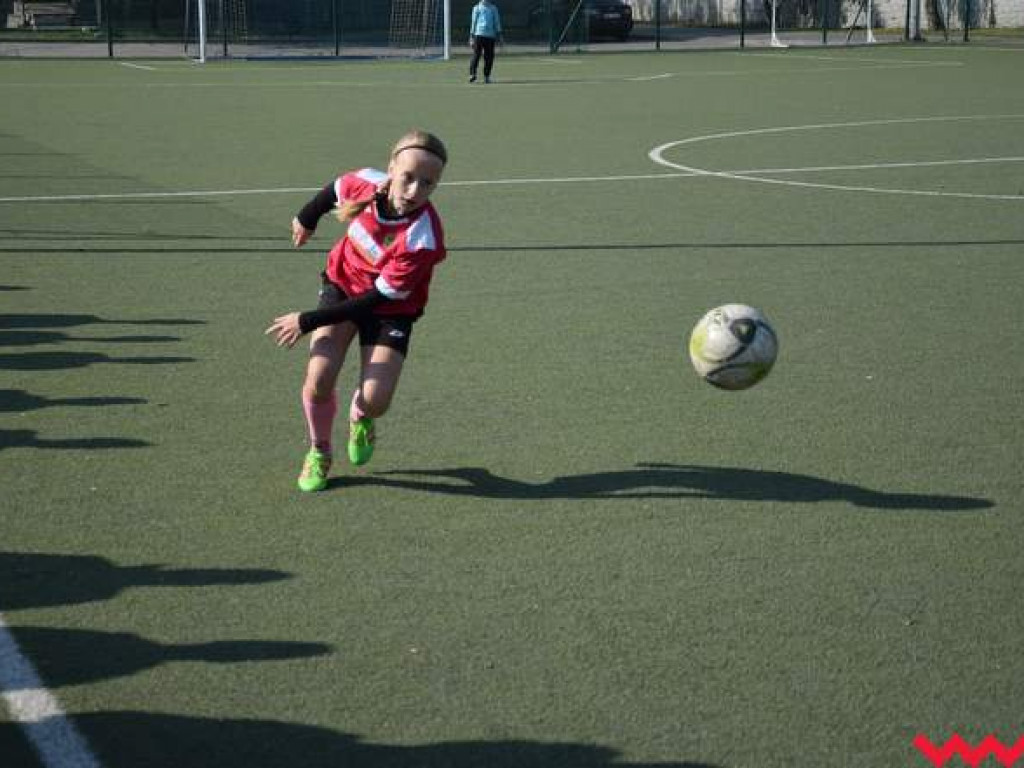 Rozgrywki Szkółki Piłkarskiej Fox nie zwalniają. W sobotę adpetom futbolu dopisywała pogoda
