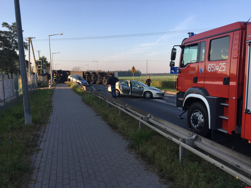 Ruch w stronę Miłosławia już odblokowany – TIR wywieziony w bezpieczne miejsce