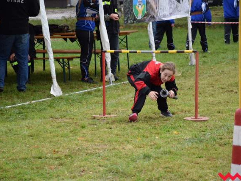 Drużyny strażackie z gminy Pyzdry zdominowały Powiatowe Zawody Sportowo-Pożarnicze w Gorazdowie
