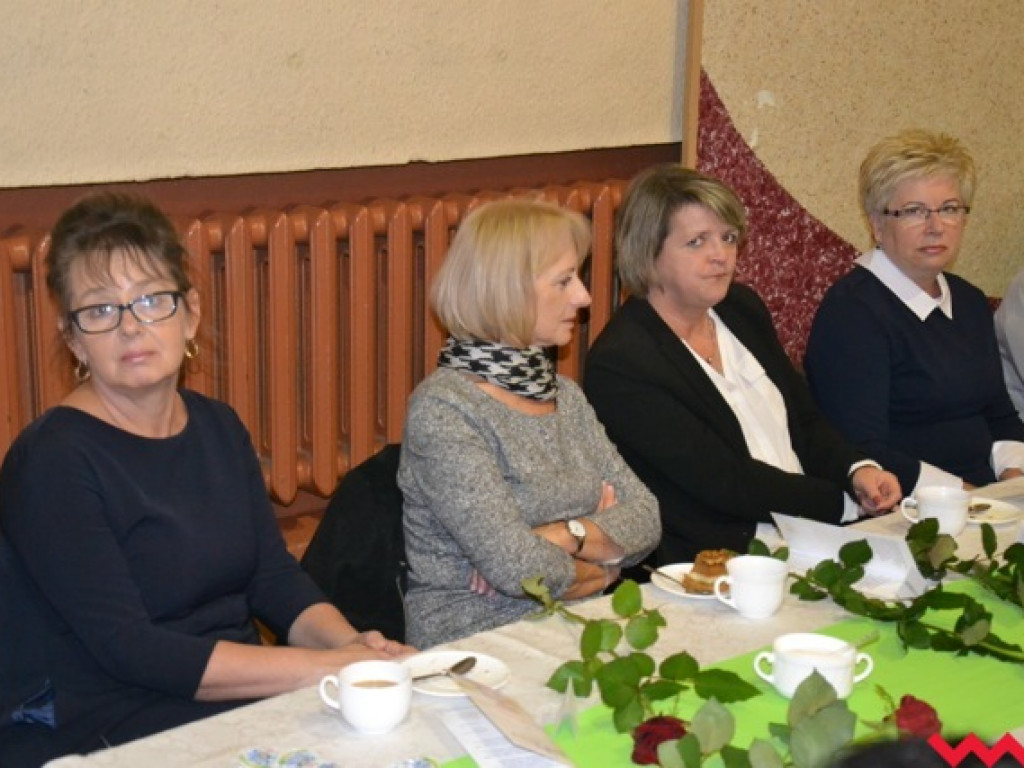 Burmistrz hojnie nagrodził nauczycieli i dyrektorów gminnych placówek