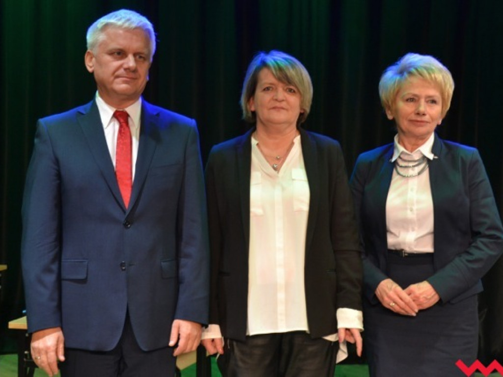 Burmistrz hojnie nagrodził nauczycieli i dyrektorów gminnych placówek